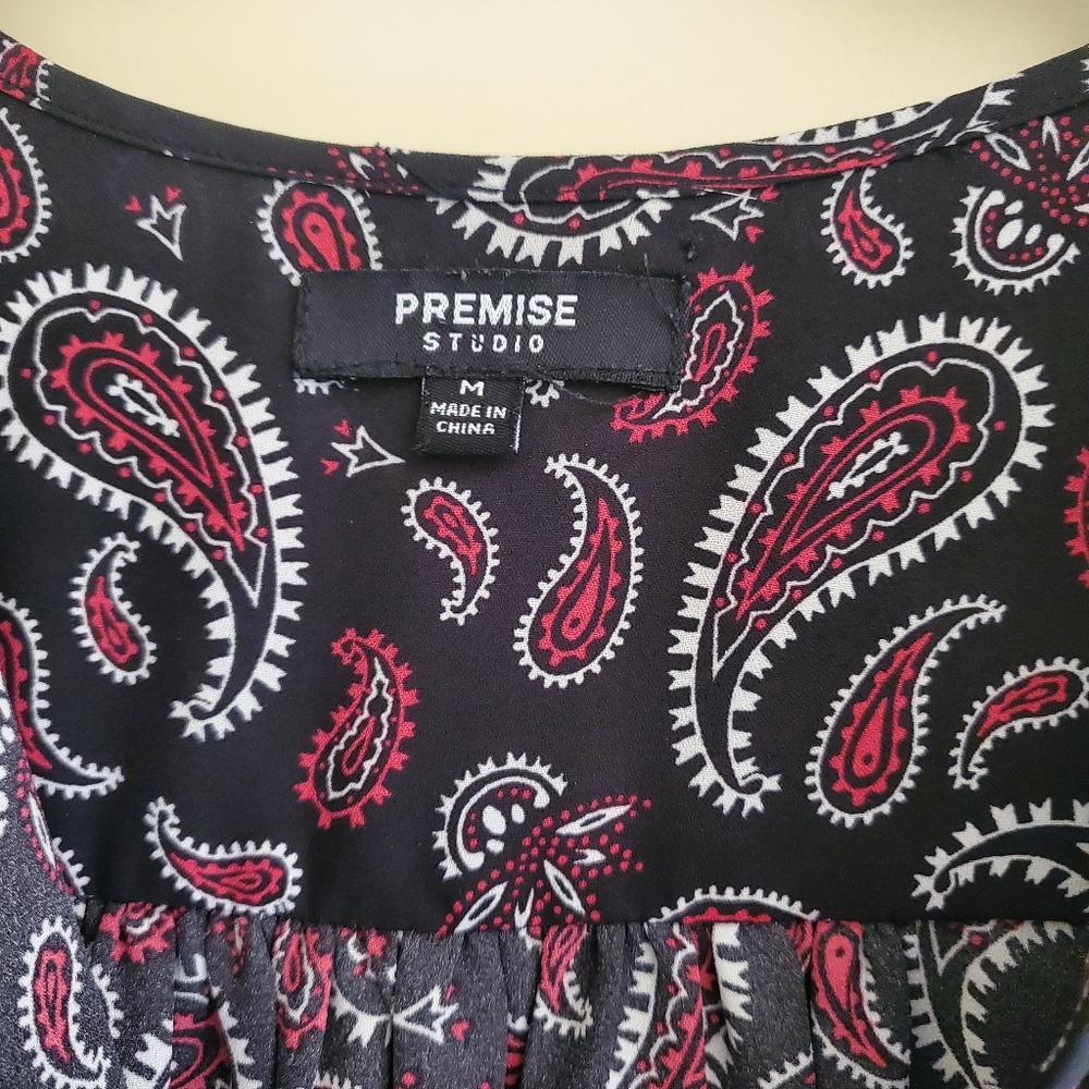 Paisley Black, Red, and White Long Sleeve Premise Studios High Low Tunic T Sz M - Picture 8 of 11
